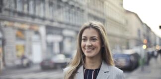 DOES THE ENTREPRENEURIAL PERSONALITY EXIST? Does THE entrepreneurial personality exist?