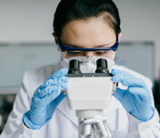 How can AI help cancer patients receive personalized and precise treatment faster? usage of AI in cancer treatment