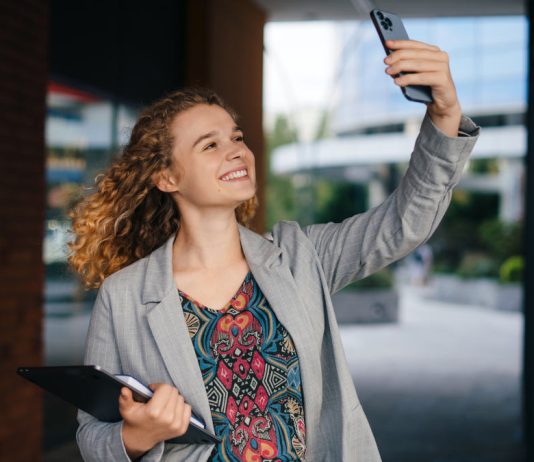 4 Steps to LinkedIn Success. Linkedin Corporate Influencer